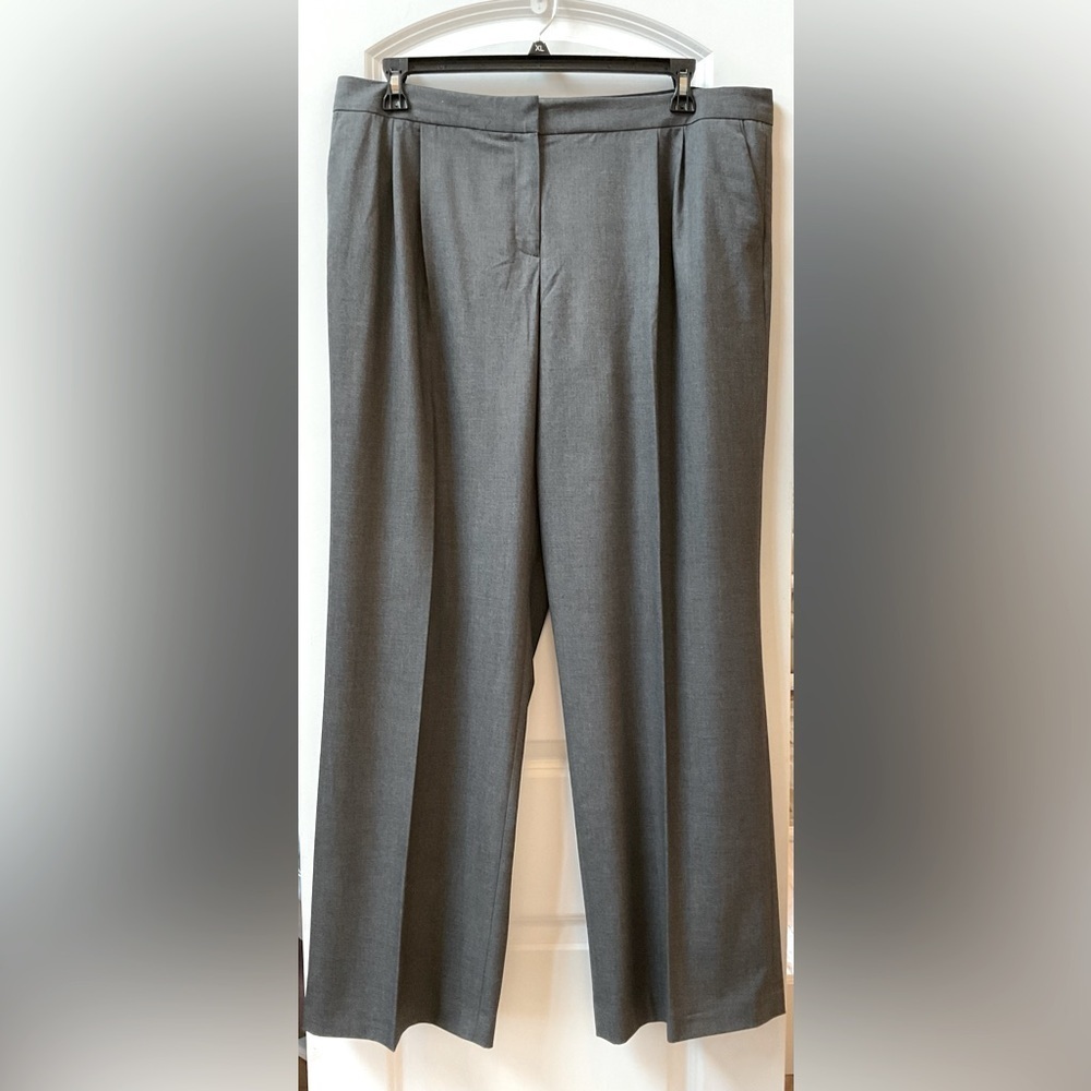 Jones New York Pleated Stretch Trousers NWT